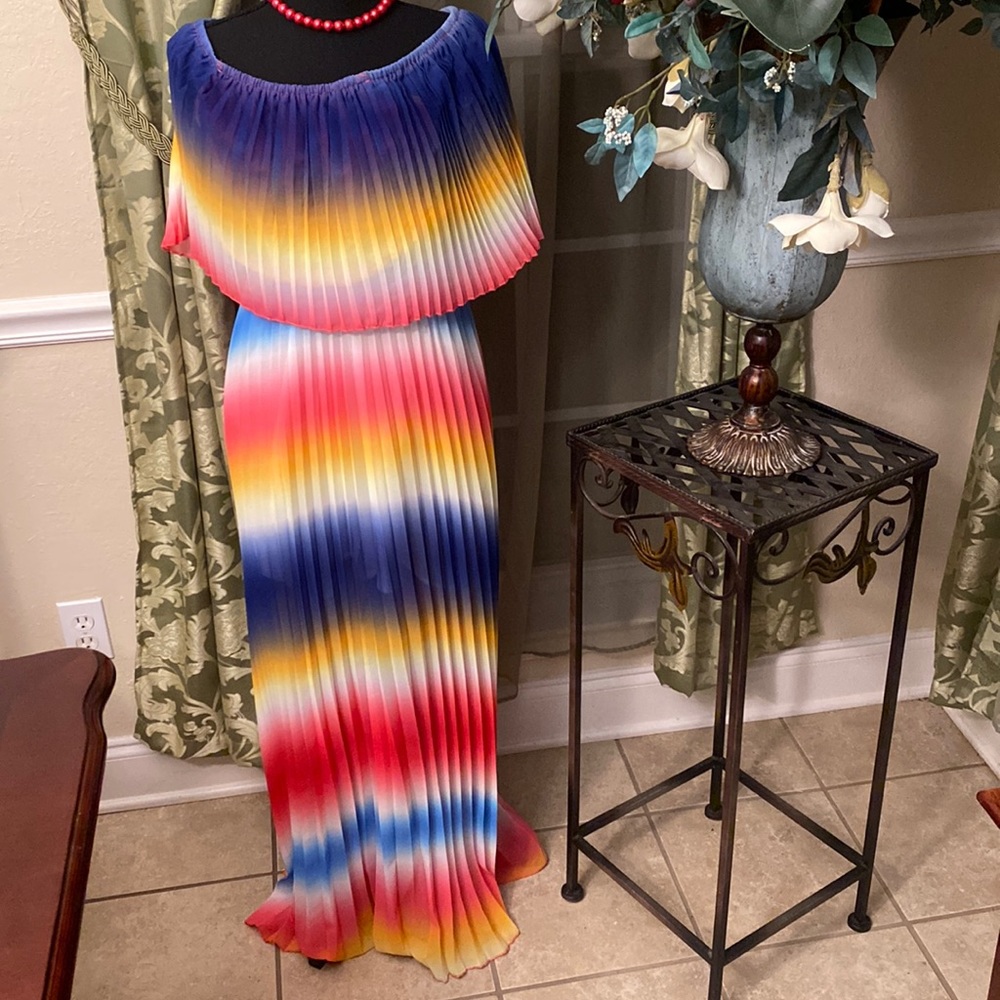 Beautiful multicolored pleated maxi